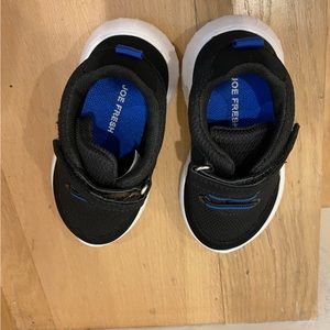 Joe fresh black toddler runners size 7 new without tags
